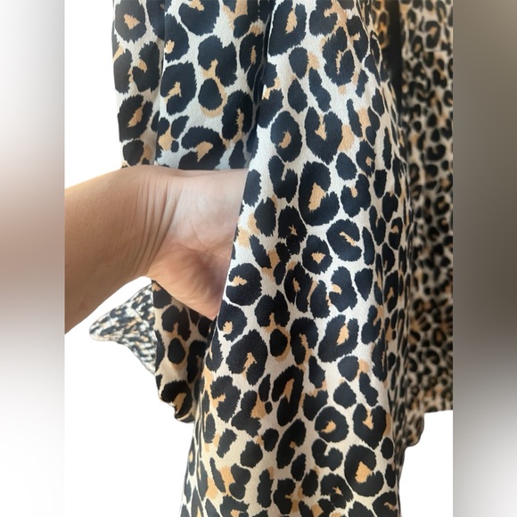 Leopard mini dress with pockets.  Size Small. - Picture 3 of 10